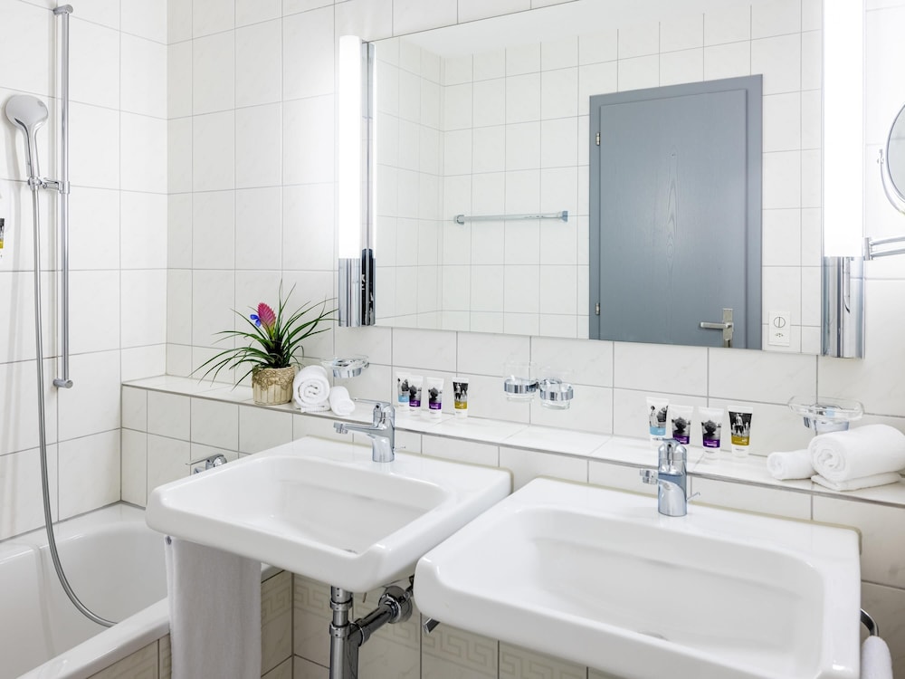Habitación Doble Superior del hotel Mercure Lenzburg Krone. Foto 4