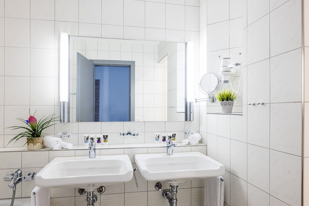 Habitación Doble Superior del hotel Mercure Lenzburg Krone. Foto 6