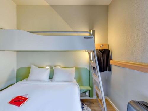 Habitación Triple del hotel Ibis Budget Luzern City. Foto 1