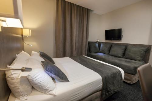 Habitación Doble Superior con sofá cama - No fumadores del hotel Hotel Paris Italie