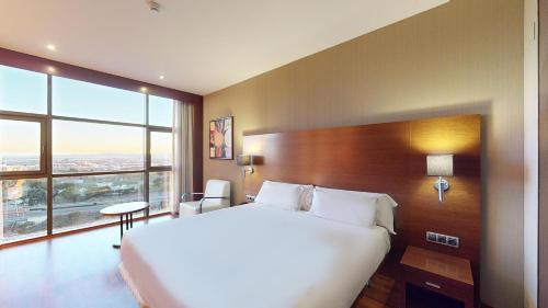 Habitación Estándar - Cama extragrande del hotel Azz Valencia Congress and Spa