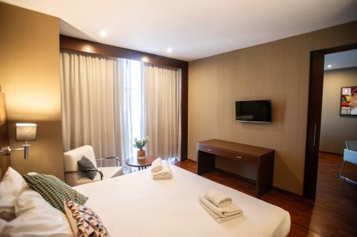 Suite Junior del hotel Azz Valencia Congress and Spa. Foto 2