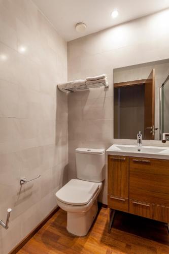 Suite Junior del hotel Azz Valencia Congress and Spa. Foto 10