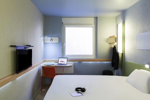 Habitación Doble del hotel Ibis Budget Zurich Airport. Foto 4