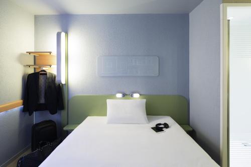 Habitación Doble del hotel Ibis Budget Zurich Airport. Foto 14