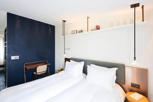 Habitación Premier del hotel Perpetual Elysée Montaigne. Foto 1