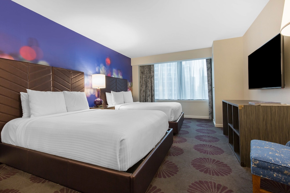 Habitación Deluxe, 2 camas de matrimonio, vistas a la ciudad (Plaza) del hotel The Chicago Collection - Magnificent Mile. Foto 1