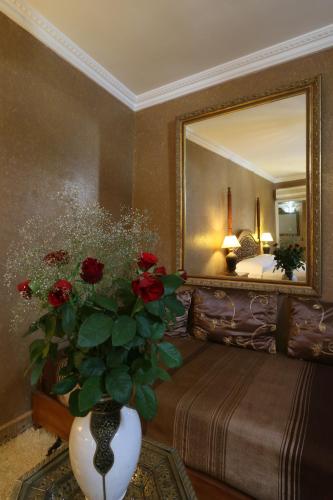 Suite Junior con balcón del hotel Karmela. Foto 10