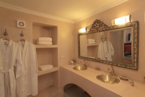 Suite Junior del hotel Karmela. Foto 5