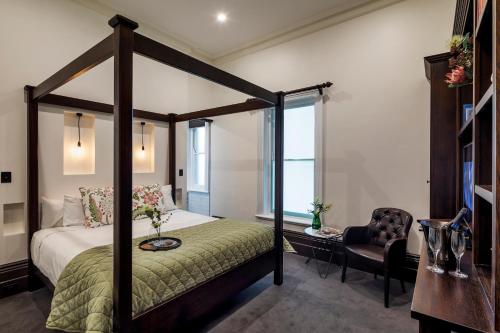 Habitación Clásica con cama extragrande del hotel Mount Lofty House and Estate Adelaide Hills. Foto 1