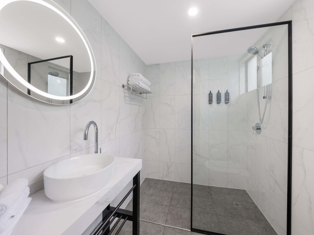Habitación Clásica King, acceso especial, 1 cama king del hotel Mercure Townsville. Foto 1