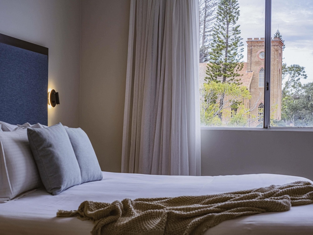 Habitación King con balcón (disponible cama individual bajo petición) del hotel Mercure Centro Port Macquarie