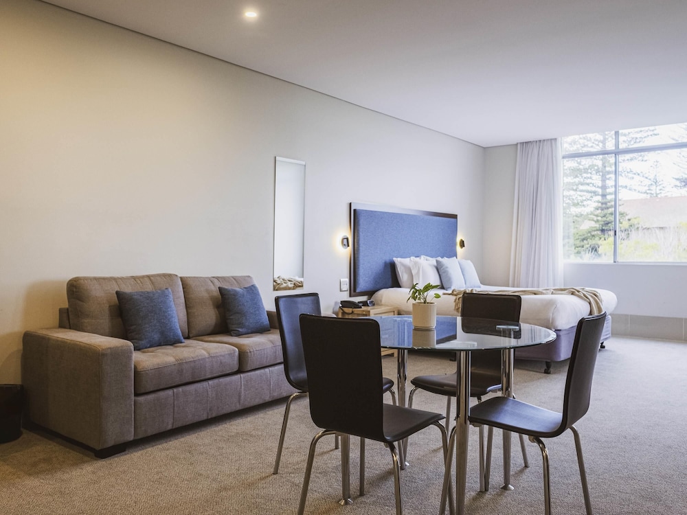 Suite King Familiar con Spa del hotel Mercure Centro Port Macquarie. Foto 1