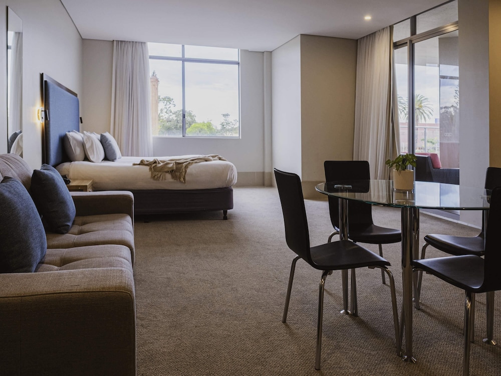 Suite King Familiar con Spa del hotel Mercure Centro Port Macquarie. Foto 5
