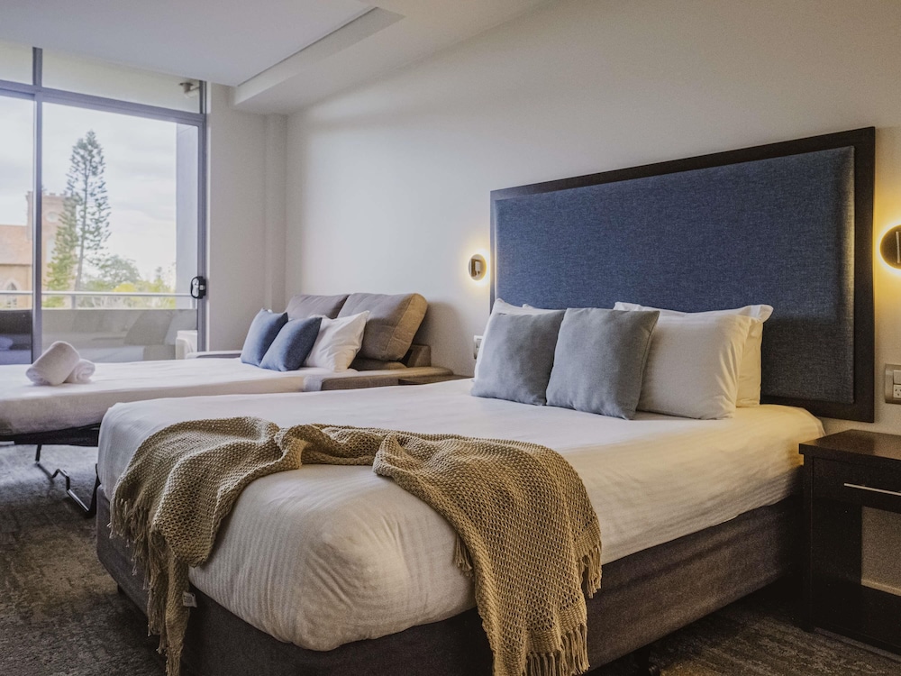 Suite King Familiar con Spa del hotel Mercure Centro Port Macquarie. Foto 8
