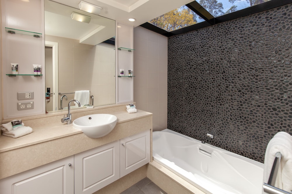 SUPERIOR 1 CAMA KING del hotel Mercure Hunter Valley Gardens. Foto 8