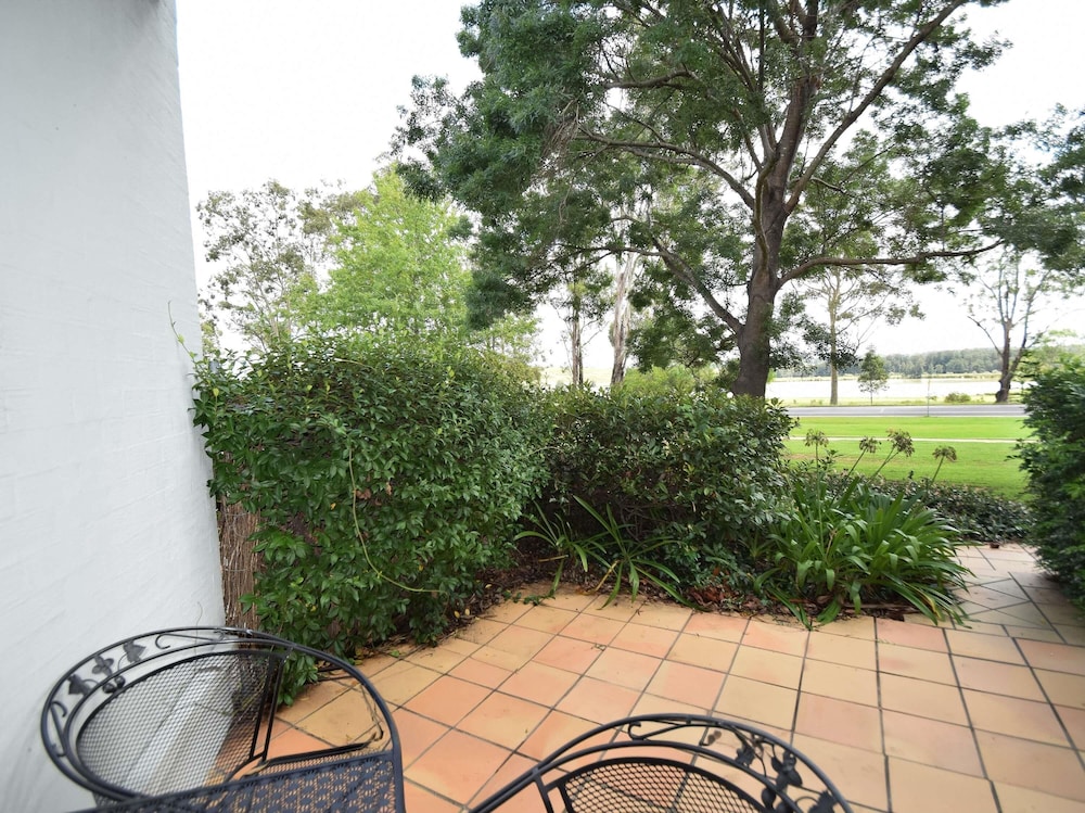 Deluxe 1 Cama King y Spa del hotel Mercure Hunter Valley Gardens. Foto 3