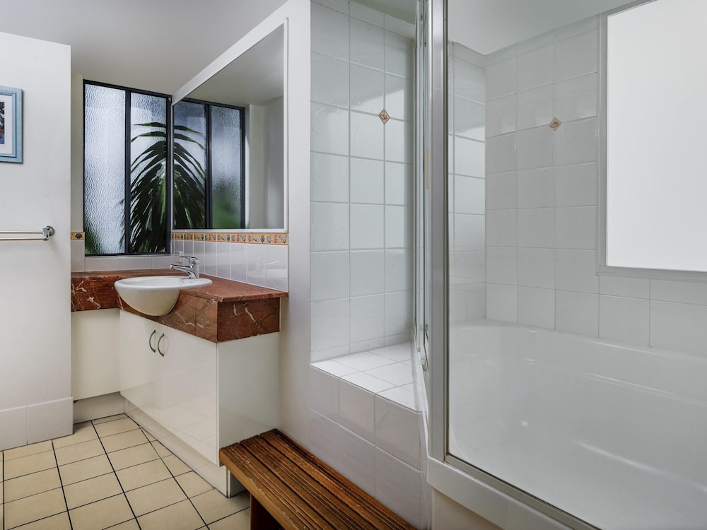 Apartamento de 1 dormitorio en la azotea del hotel Breakfree Grand Pacific Resort. Foto 4