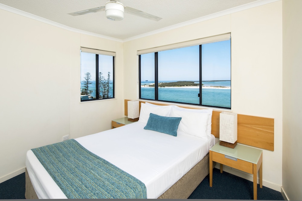 Apartamento de 3 dormitorios con vistas al agua del hotel Breakfree Grand Pacific Resort. Foto 3