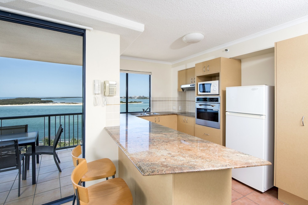 Apartamento de 3 dormitorios con vistas al agua del hotel Breakfree Grand Pacific Resort. Foto 5
