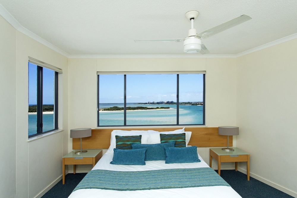 Apartamento de 3 dormitorios con vistas al agua del hotel Breakfree Grand Pacific Resort. Foto 8