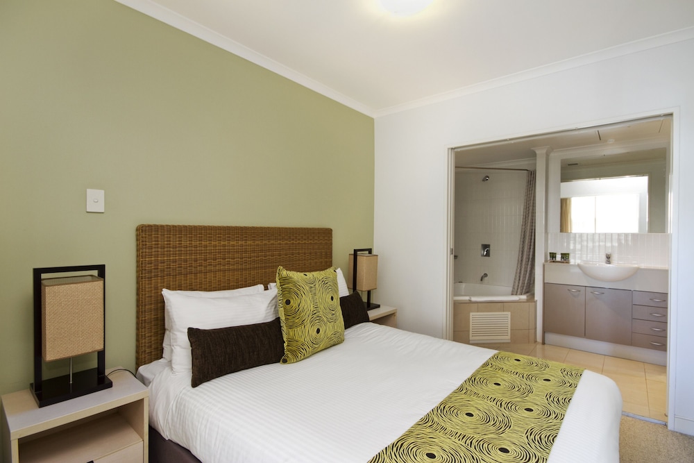 Suite de 2 Dormitorios - Vistas al Interior y a la Ciudad del hotel Mantra Ettalong Beach. Foto 1