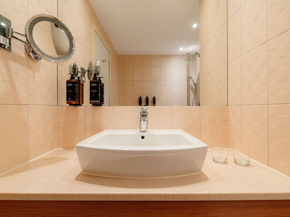 Habitación Gemela Clásica del hotel Mercure Daventry Court. Foto 9