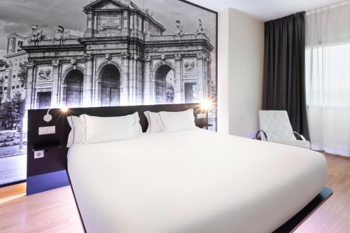 Habitación Doble del hotel B&B Madrid Aeropuerto T4. Foto 5