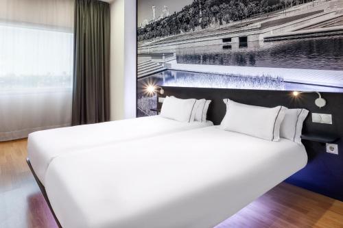 Habitación Doble - 2 camas del hotel B&B Madrid Aeropuerto T4