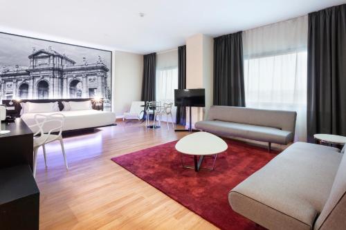 Suite Junior del hotel B&B Madrid Aeropuerto T4. Foto 1