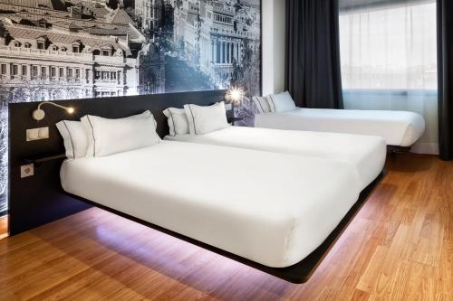 Habitación Triple Básica del hotel B&B Madrid Aeropuerto T4