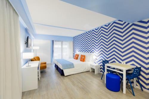 Junior suite Balcón o Terraza Sofá Cama incluido 2 Camas individuales kitchenette del hotel Terrace Mar Suite