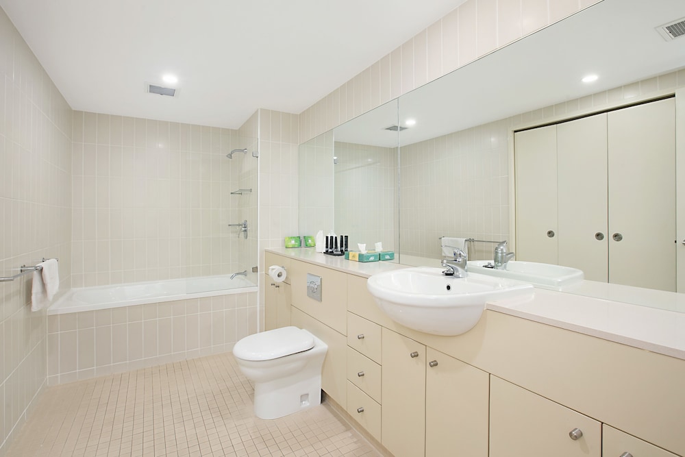 Apartamento de 3 dormitorios y 2 baños con vistas al complejo del hotel Mantra Nelson Bay. Foto 17