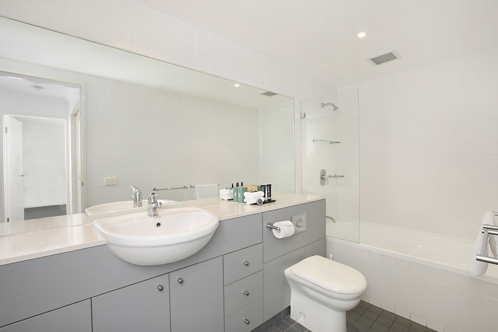 Apartamento de 3 dormitorios y 2 baños con vistas al complejo del hotel Mantra Nelson Bay. Foto 18