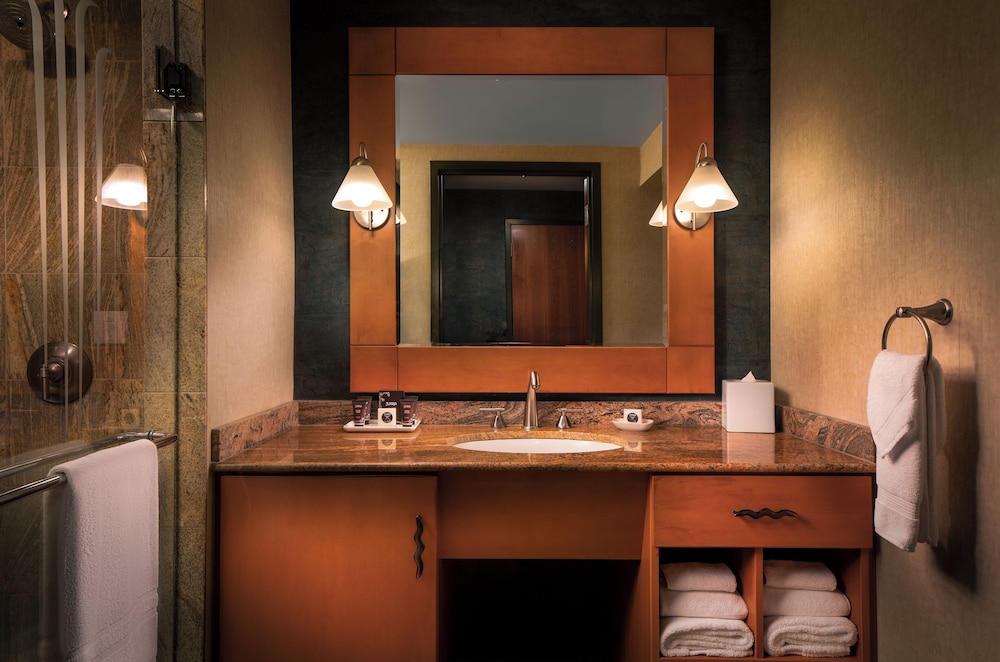 Habitación Deluxe, 2 camas de matrimonio, fumadores del hotel SENECA NIAGARA CASINO & HOTEL. Foto 4