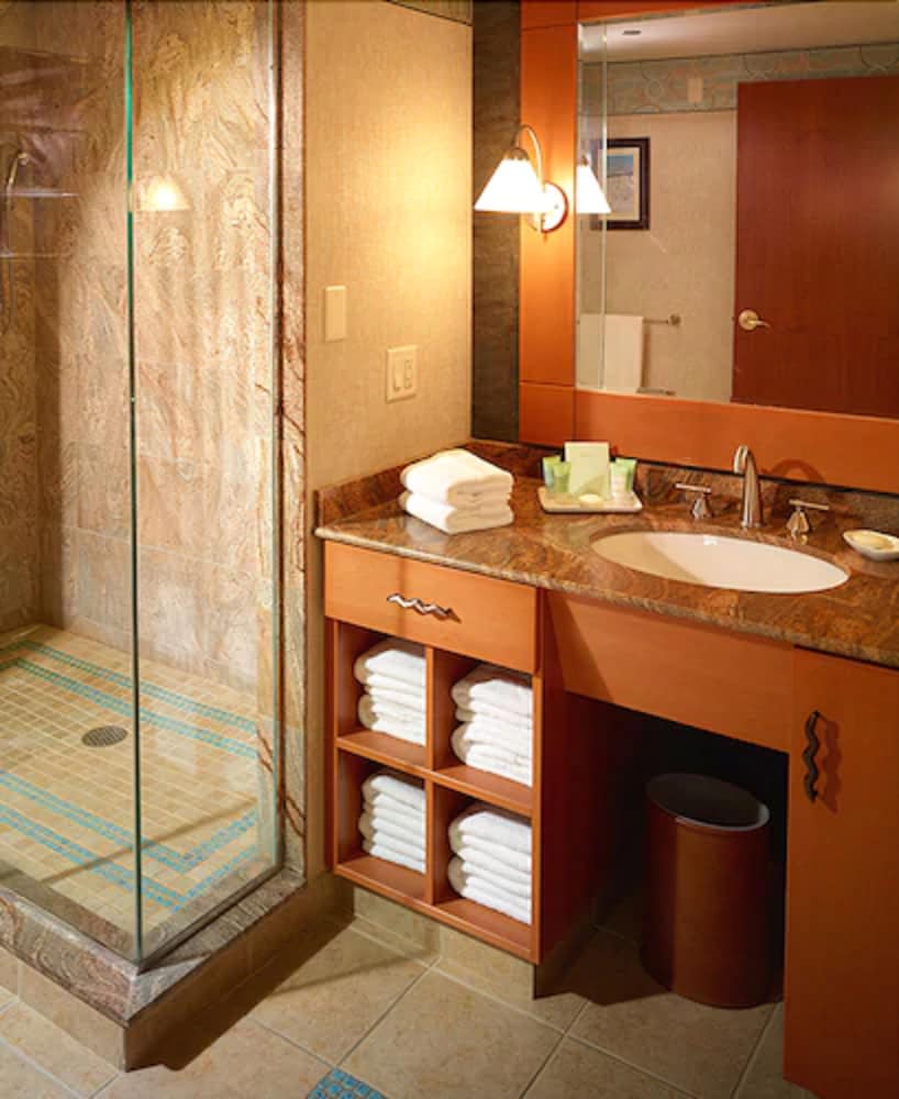 Habitación Deluxe, 2 camas de matrimonio, fumadores del hotel SENECA NIAGARA CASINO & HOTEL. Foto 6