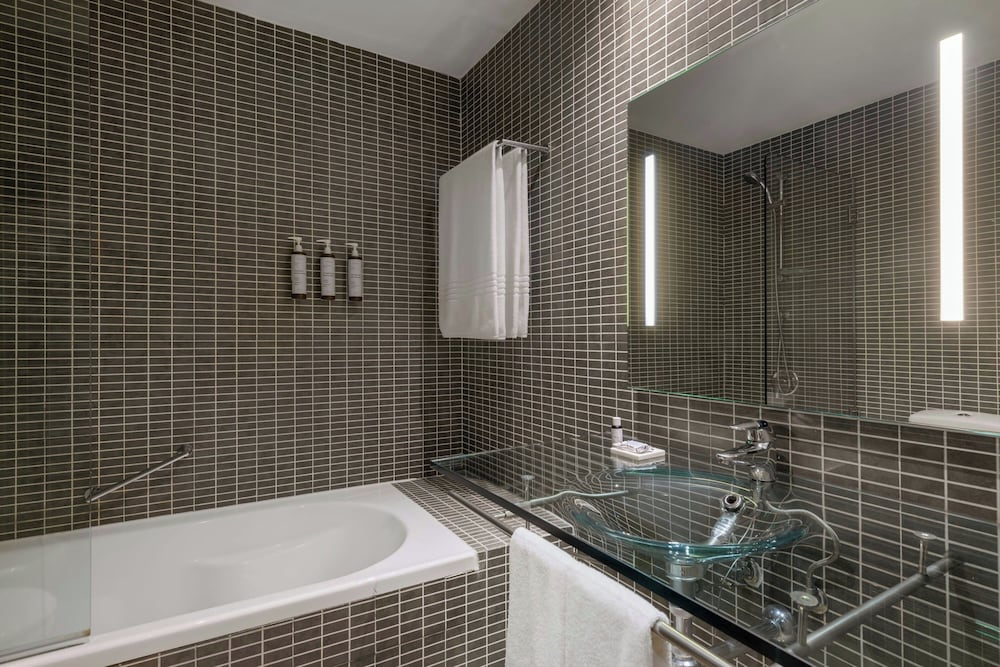 Habitación estándar, 2 camas individuales del hotel Ac Madrid Feria By Marriott. Foto 5