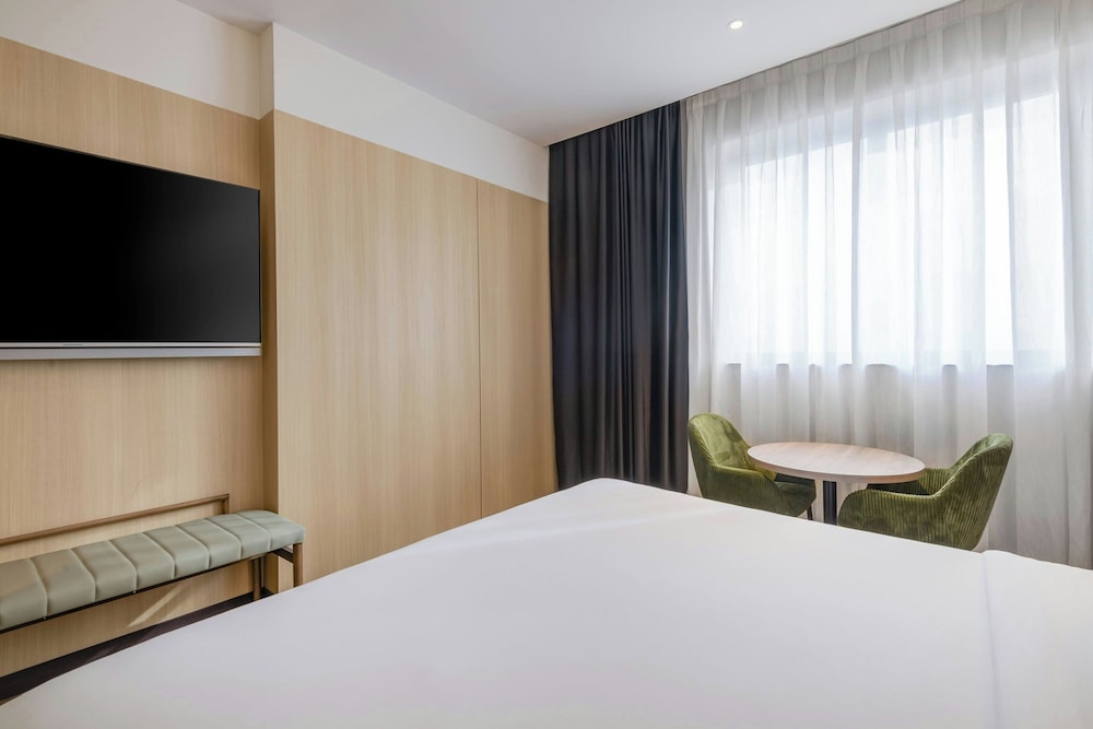 Habitación estándar, 1 cama de matrimonio grande del hotel Ac Madrid Feria By Marriott. Foto 4