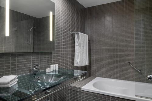 Habitación Doble Estándar - 2 camas del hotel Ac Porto By Marriott. Foto 3