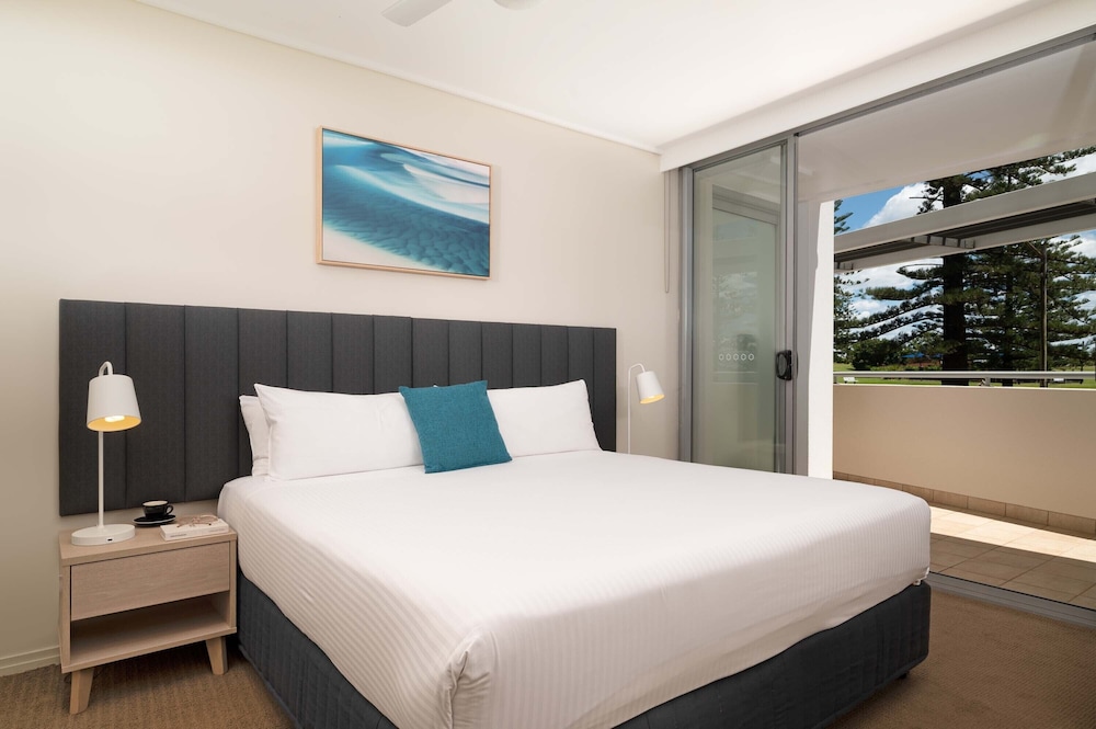 Apartamento de 1 dormitorio con vistas al océano del hotel Mantra The Observatory. Foto 1