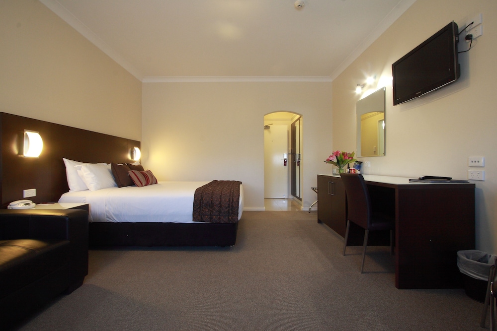 Habitación Superior 1 Cama Queen del hotel Mercure Wagga Wagga. Foto 1