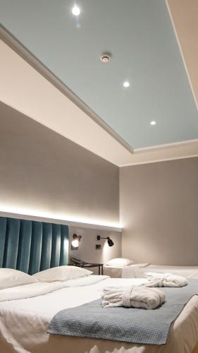 Habitación Triple Estándar del hotel Athens Cypria. Foto 4