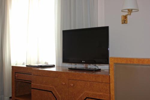 Habitación Triple Clásica del hotel VILA REAL MARINA AZUL. Foto 5