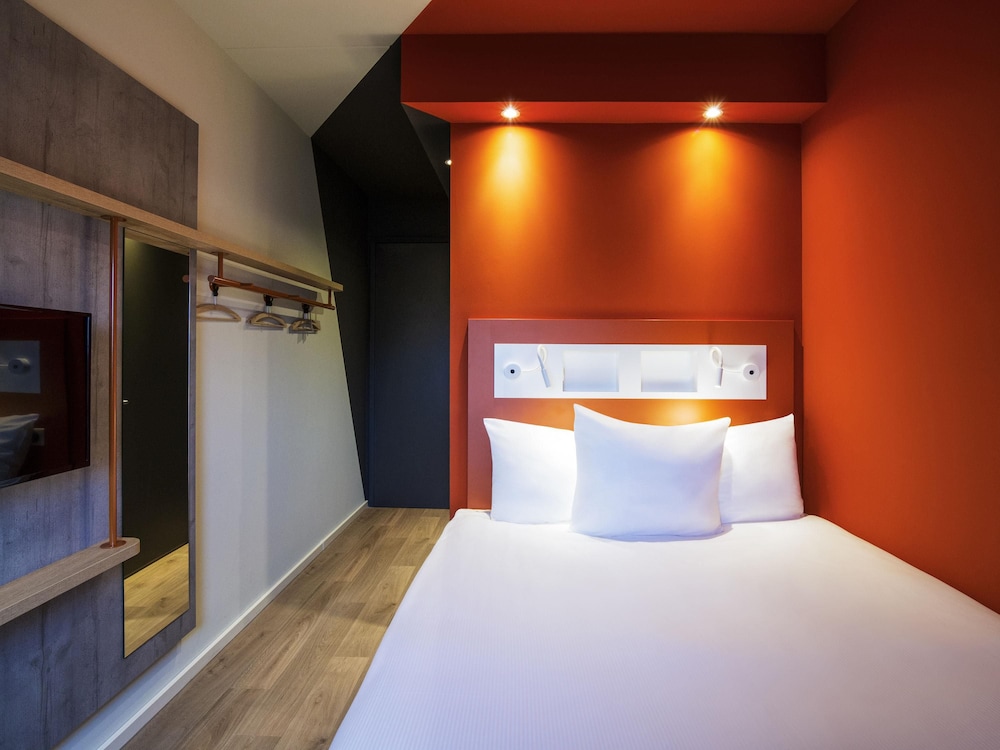 Habitación con cama doble para un máximo de 2 personas del hotel Ibis Budget Stein Maastricht