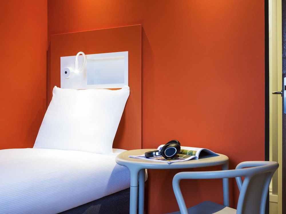 Habitación con 2 camas individuales del hotel Ibis Budget Stein Maastricht. Foto 4