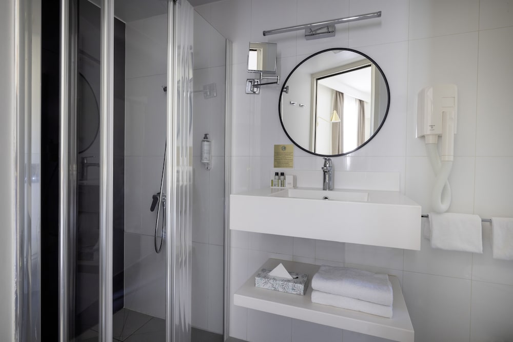 Habitación doble del hotel Bailli de Suffren. Foto 3