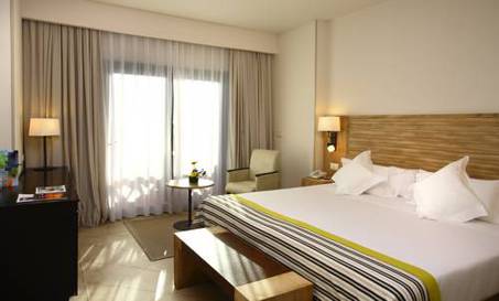 Habitación doble Superior del hotel Barceló Punta Umbria Beach Resort. Foto 1