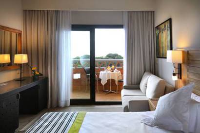 Habitación Doble Superior Vista Piscina ó Paraje Natural del hotel Barceló Punta Umbria Beach Resort. Foto 2