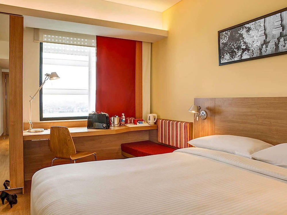 Habitación Superior Queen en Piso Alto con Vista al Consulado de EE. UU del hotel Ibis Chennai City Centre. Foto 4