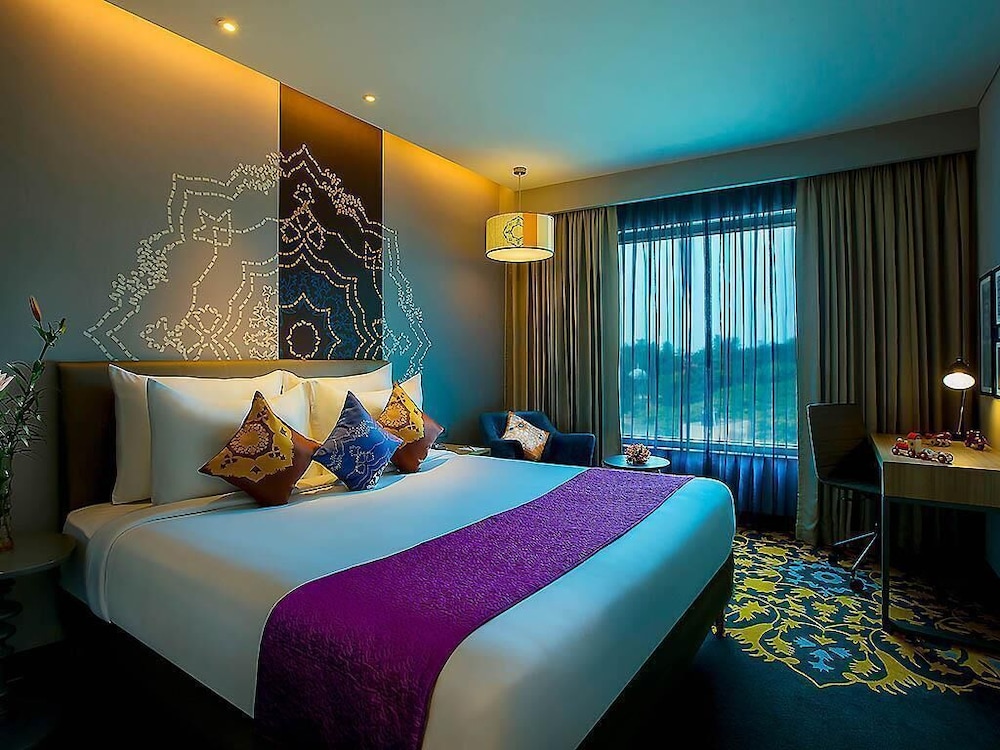 Habitación Deluxe King del hotel Grand Mercure Mysore. Foto 5